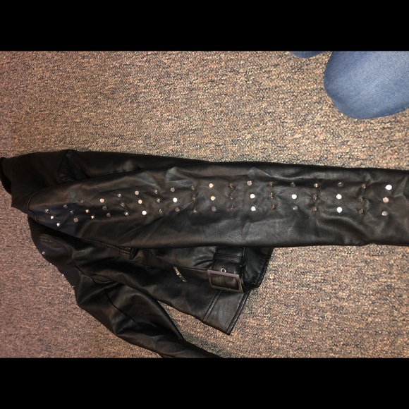 leather jacket - Picture 2 of 3